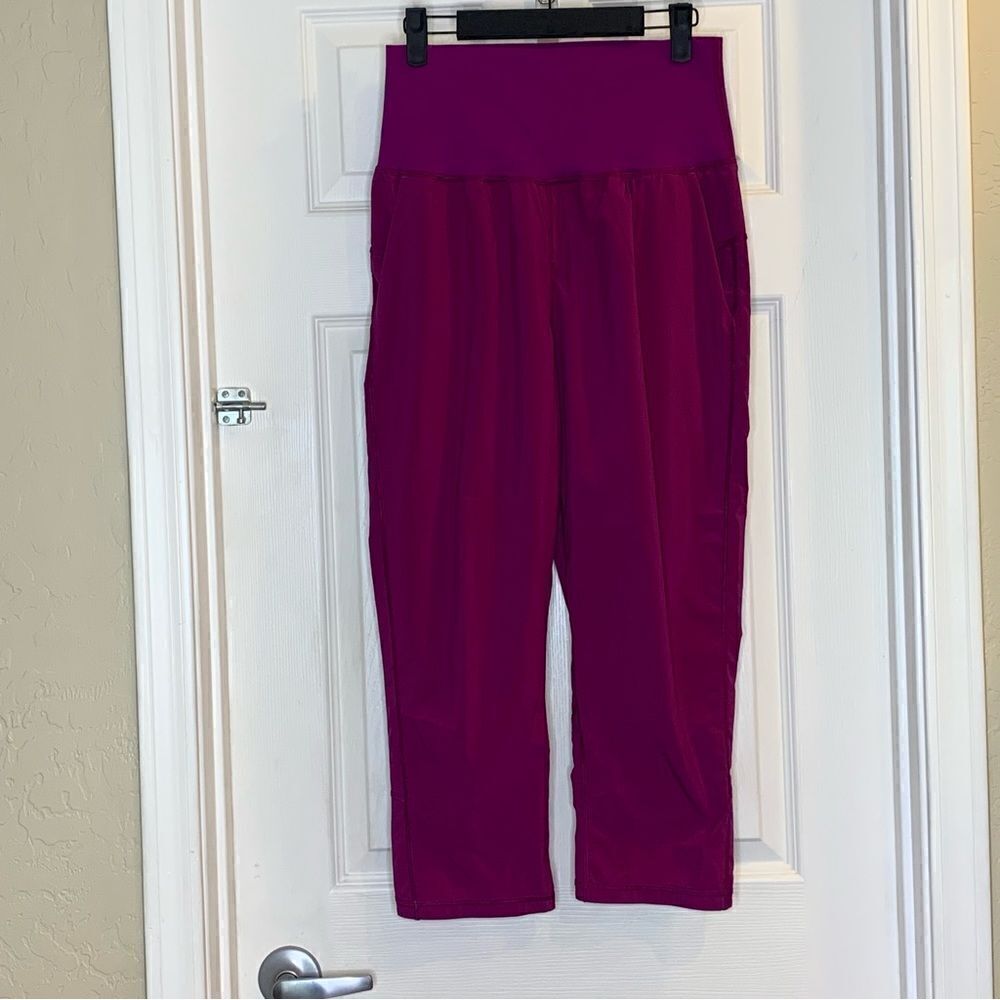 Lululemon Tranquil  crop pants regal plum Size 8